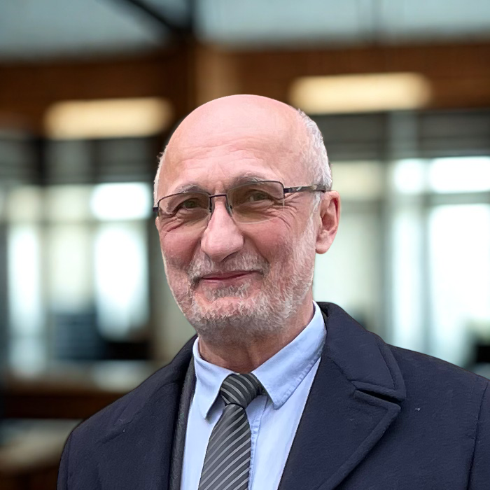 dr hab. inż. Krzysztof Tomczewski, prof. PO